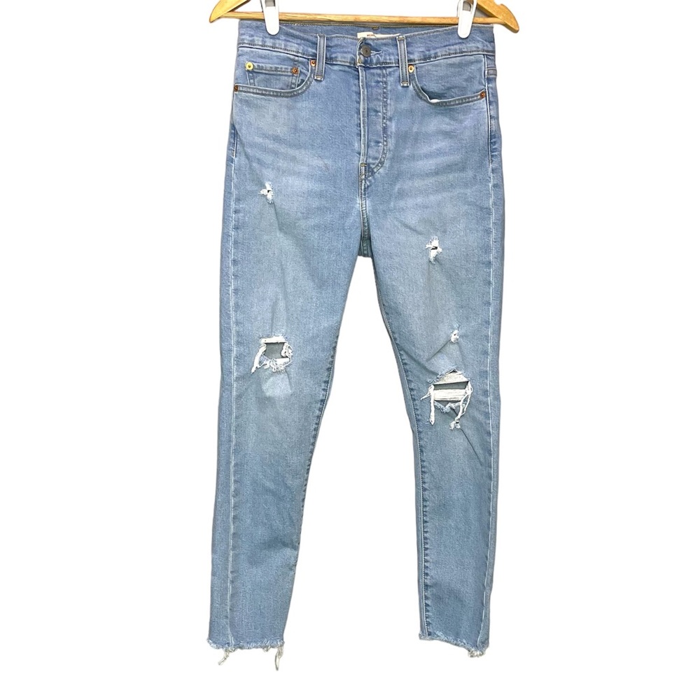 Levi’s Wedgie Skinny Button Fly Jeans Size 29 Raw Edge Hem Light Wash Distressed